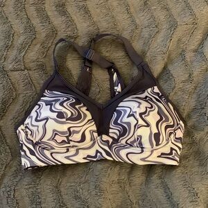 Adore Me printed lined sports bra 34C